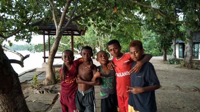 Anak-anak-Papua-yang-Ramah-dan-Narsis