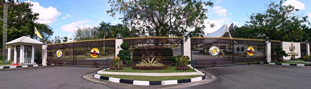 Gerbang-Utama-Istana-Nurul-Iman-Brunei
