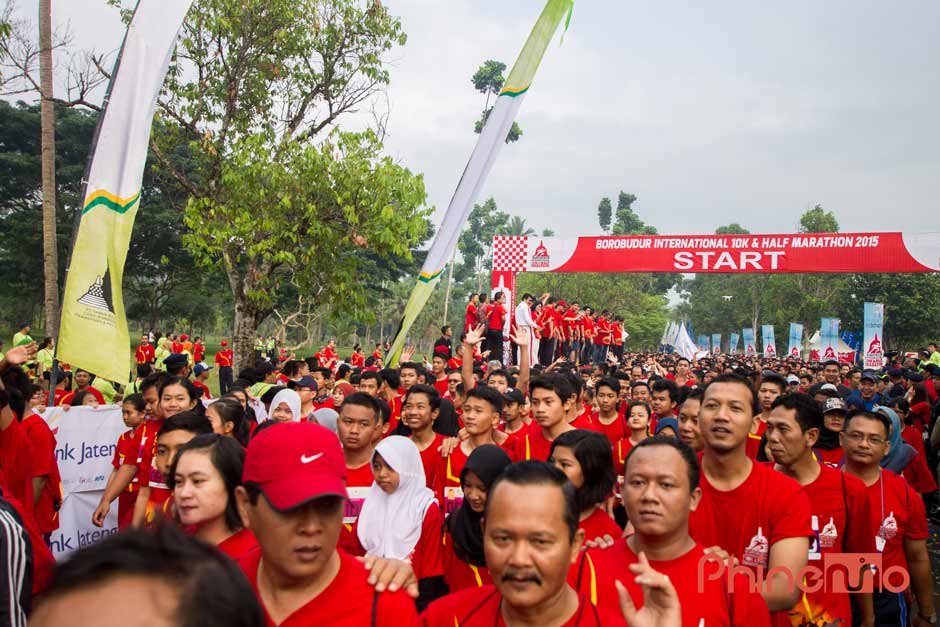 start-peserta-half-marathon