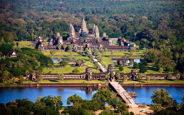Angkor Wat dilihat dari atas. Sumber foto