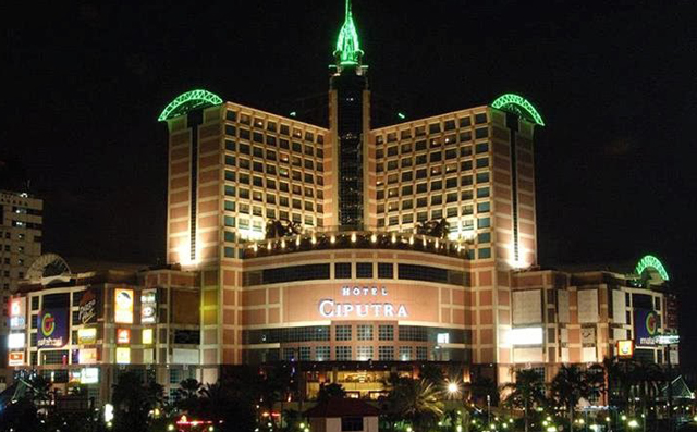 hotel mall