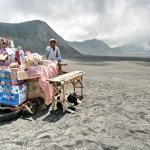 Penjual makanan di padang pasir