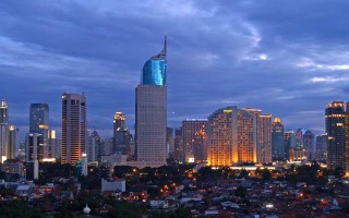 Travelinglah Sejauh Mungkin, Karena Kita (Akan) Rindu Jakarta jakarta-skyline