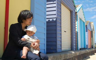 husband-and-kid-at-aspendale-beach