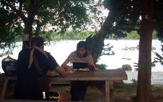 aturan jatuh cinta saat traveling