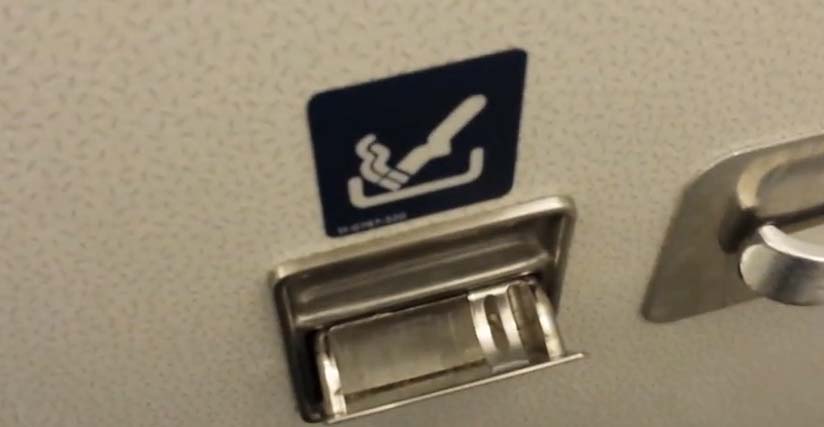 toilet pesawat