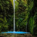 air terjun dua warna