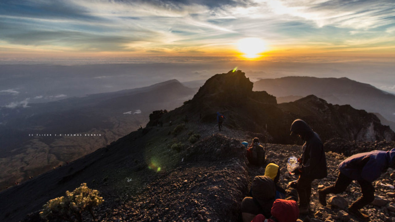 35 Ide Gambar  Pemandangan Gunung  Rinjani  Cakrawala