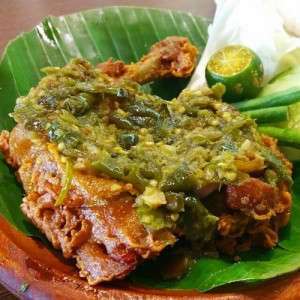 Ayam Penyet Sambal Ijo 300x300 Phinemo
