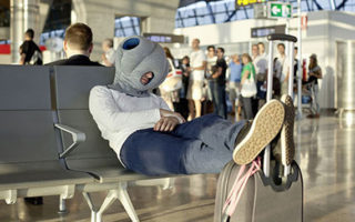tidur di bandara