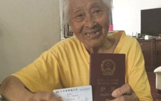 nenek 101 tahun traveling