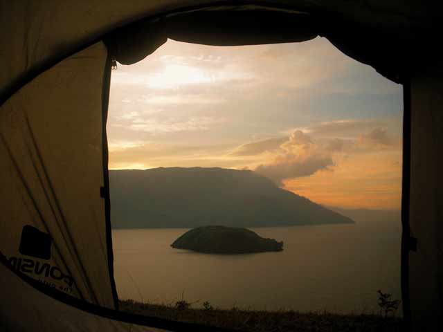 camping di danau toba