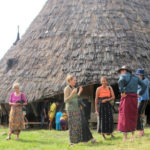 kain tradisional Indonesia