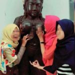 foto liburan yang dibully