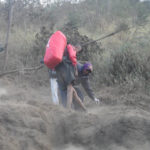 nenek yuni pendaki wanita sejati