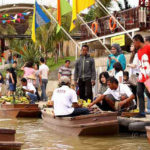pasar apung indonesia