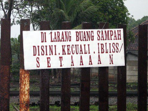 Aturan Kocak dari Berbagai Tempat Wisata di Indonesia