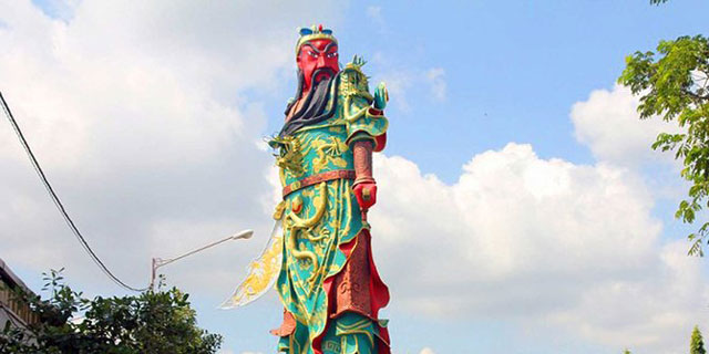 patung guan yu