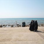 aturan bikini di laut arab