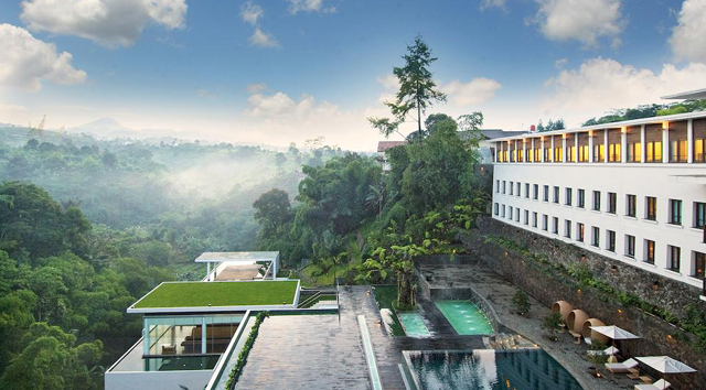 hotel dengan jacuzzi