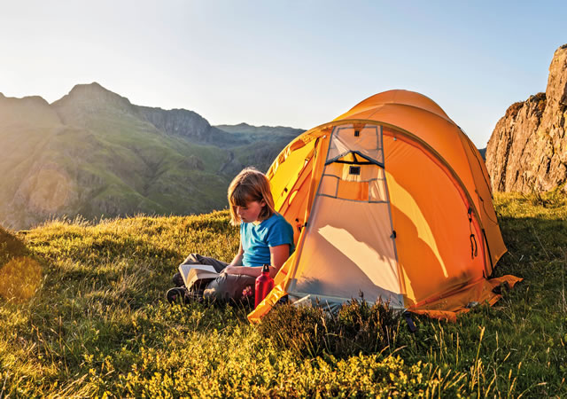 Daftar Perlengkapan Camping yang Sama Sekali Tak Boleh 