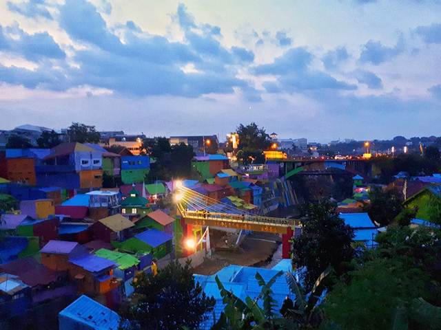 Jembatan kaca malang