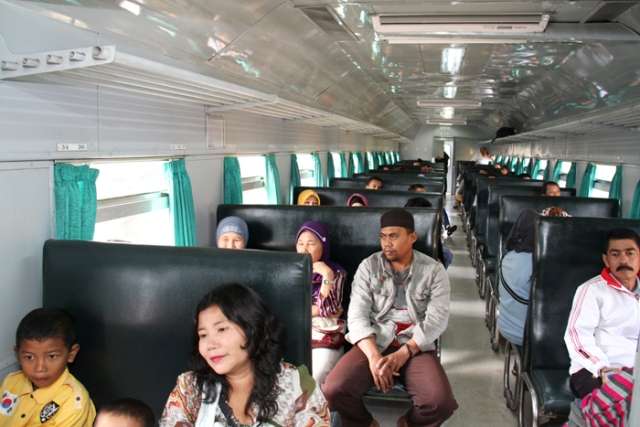 Perbedaan Kereta Api Indonesia Dulu  dan Kini