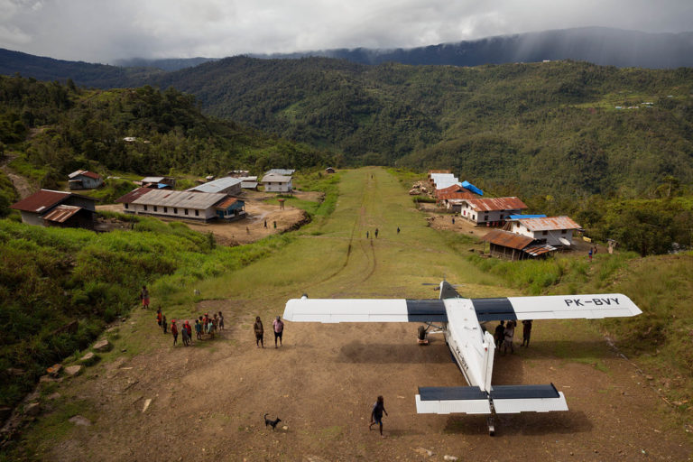 Eksplorasi Wisata Terbaik Indonesia Melalui Penerbangan Drone