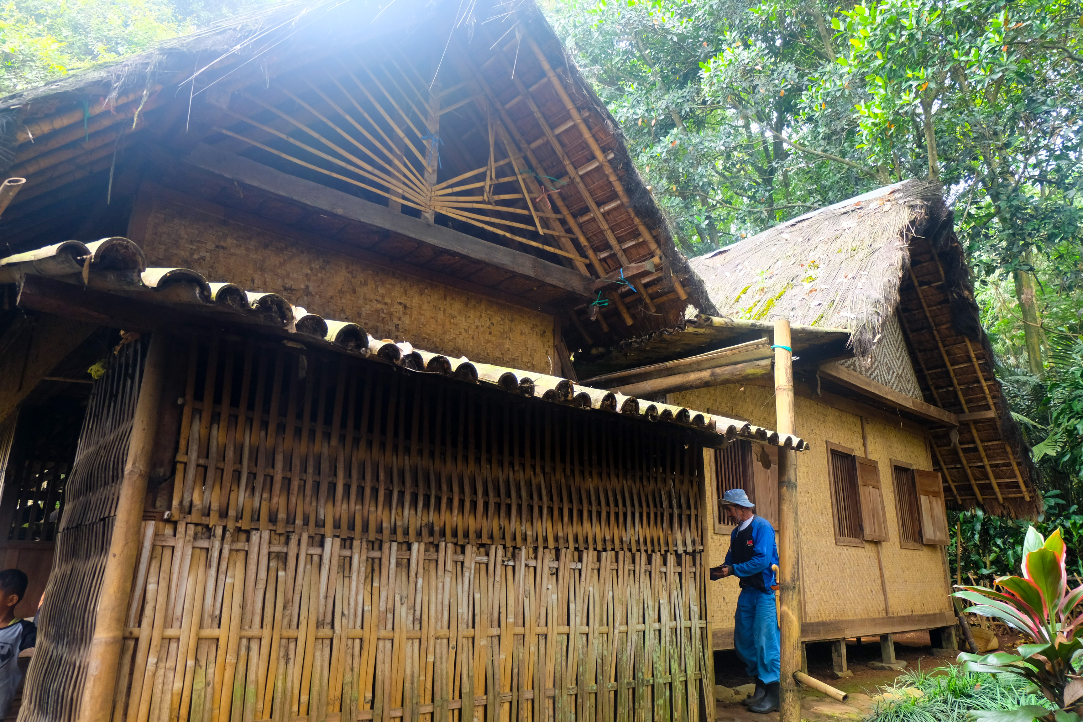  Kampung  Adat Cikondang Rumah  Adat Berusia 200 Tahun yang 