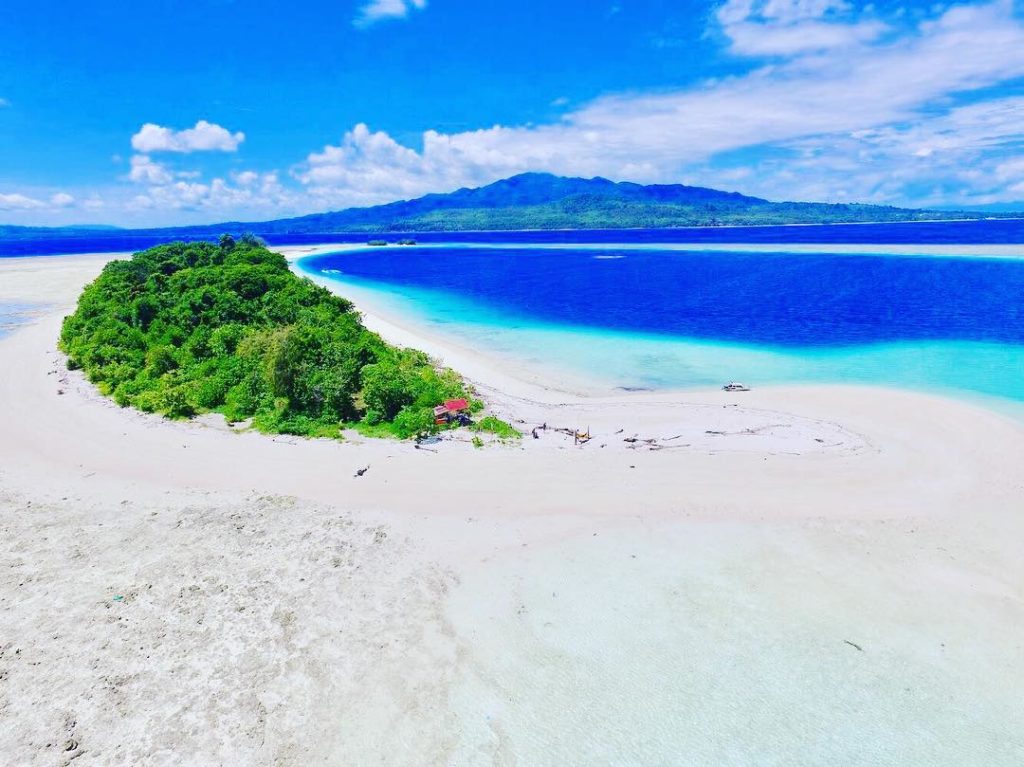 6 Rekomendasi Tempat Wisata di Maluku yang Terkenal