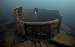 Cerita Para Fotografer Bangkai Kapal Dasar Laut bangkai kapal di dasar laut