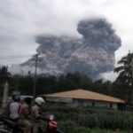 foto awan sinabung