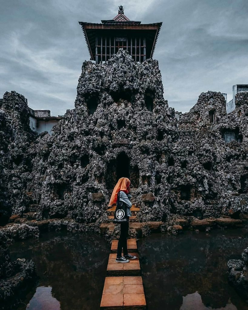 Taman Sari Gua Sunyaragi cirebon