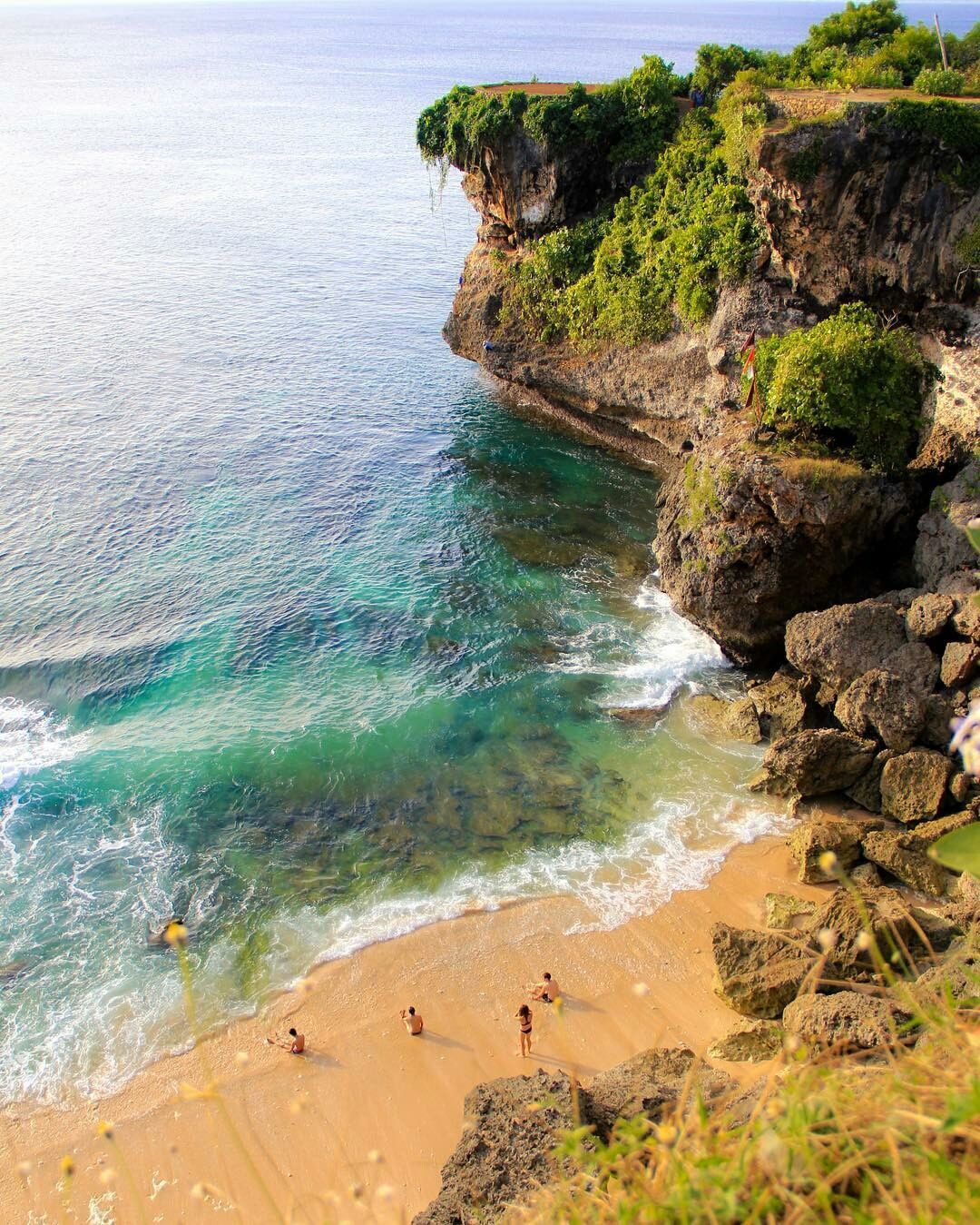 Indahnya Pantai  Balangan  Bali Pantai  yang Masih Jarang 