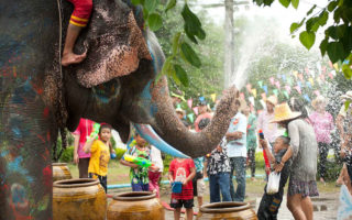 pengalaman airbnb songkran