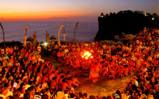 5.555 penari kecak kolosal
