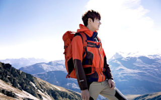 lee min ho naik gunung