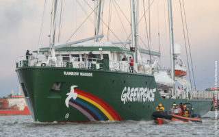 Mengenal Kapal Rainbow Warrior Milik Greenpeace
