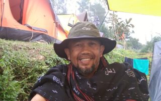 women adventure camp