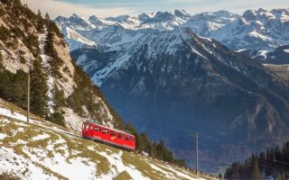 jalur kereta paling ekstrem