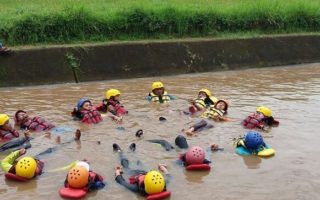 river tubing kulon progo
