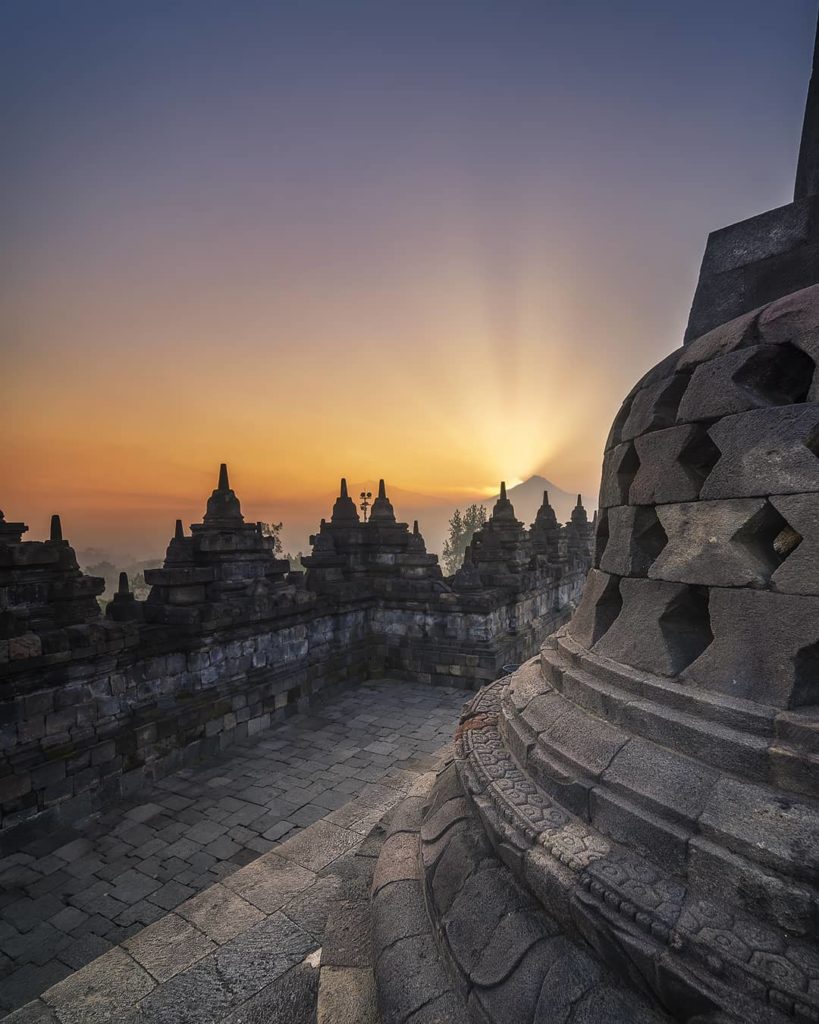 Perayaan Hari Waisak Di Candi Borobudur Phinemo