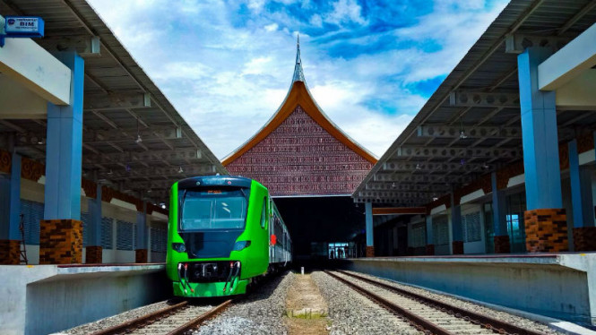 Jokowi Resmikan KA Minangkabau Ekspres, Ini Wujud Dan Harga Tiketnya