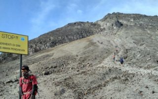 Kembali Meletus, Begini Aturan Terbaru Pendakian Gunung Merapi gunung merapi