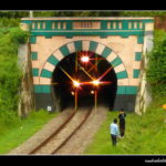 terowongan kereta api dengan pemandangan indah 1