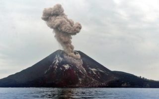 Gunung Anak Krakatau Erupsi, Status Naik Menjadi Waspada