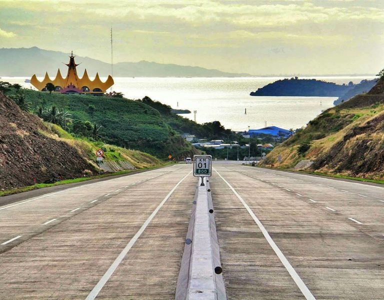 Mudik? Pemandangan Jalan Tol Paling Indah di Indonesia Ini Akan Temani