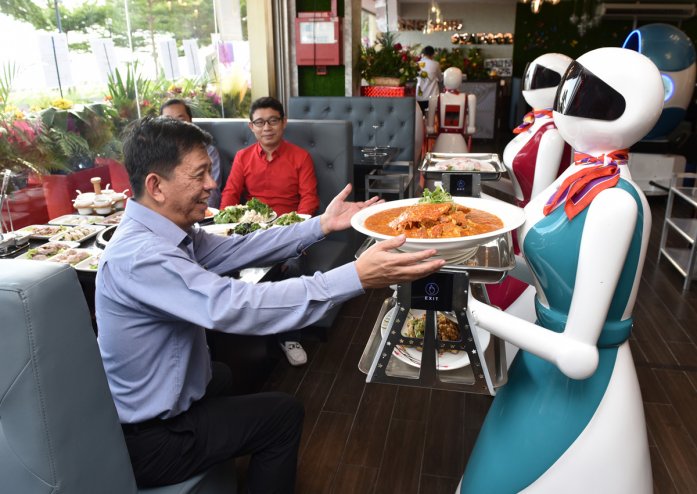 Canggih Di Restoran Ini Anda Akan Dilayani Robot Pelayan 