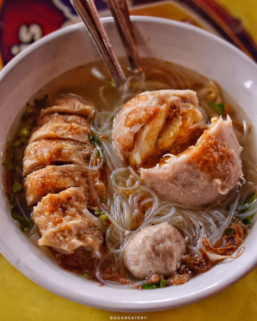 Uniknya Bakso Gulung Bragi Bentuknya Lonjong Berlapis Kembang Tahu