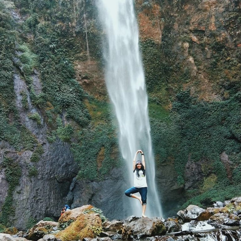 Air Terjun Pelangi Curug Cimahi Spot Instagramable Yang Menarik Di Bandung